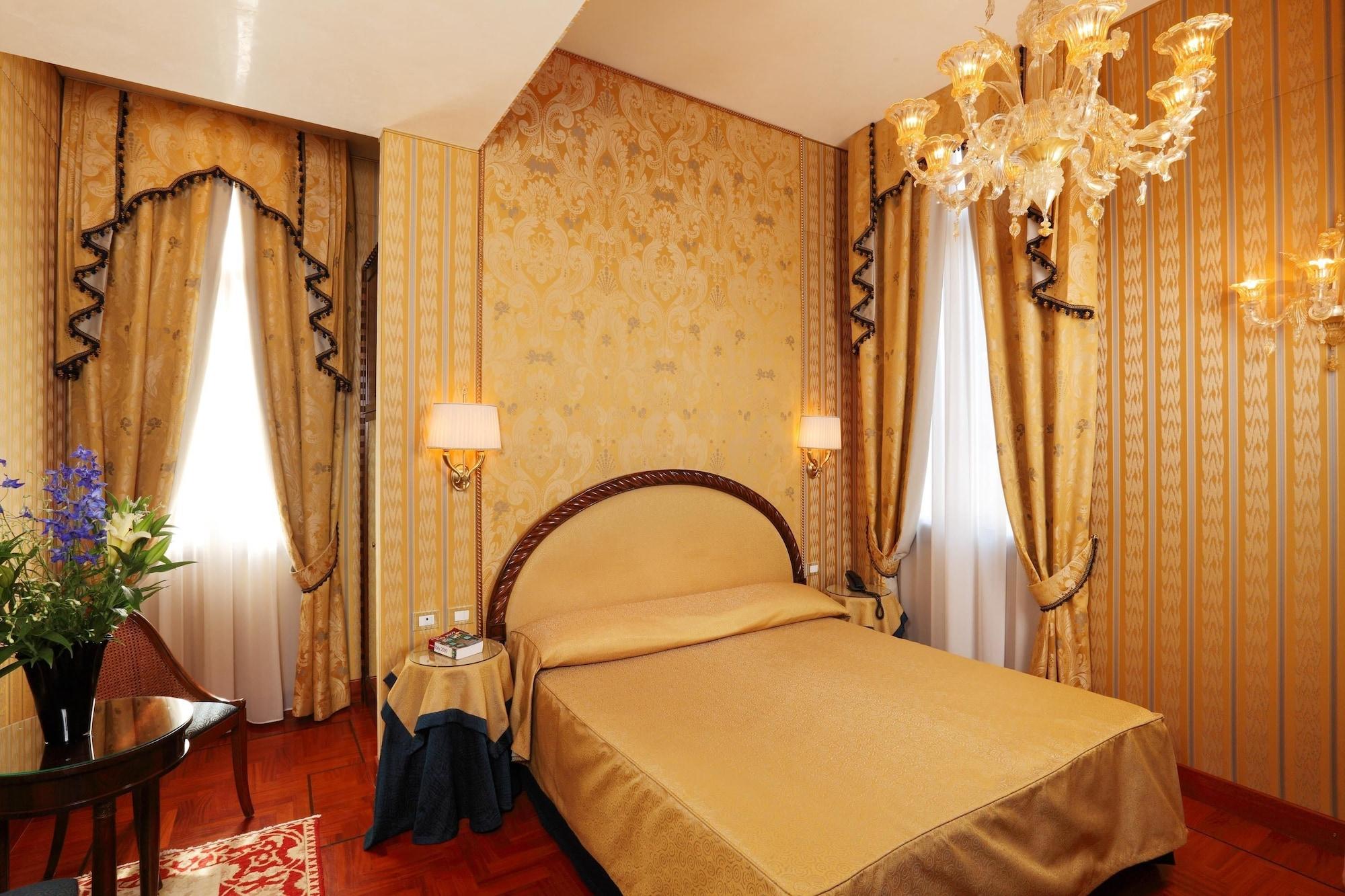 Palazzo Stern 4* Venice